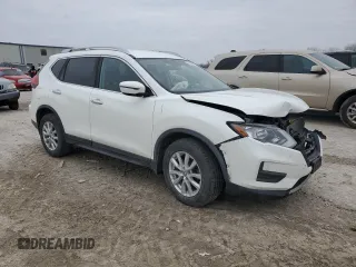 2017 Nissan Rogue SV z VIN JN8AT2MT2HW145906, wystawiony jako Copart lot #44568115 z przebiegiem 104 561 mil mil oraz Szkoda całkowita • Salvage title. Historia ofert i sprzedaży dostępna na DreamBid. Obrazek 4.