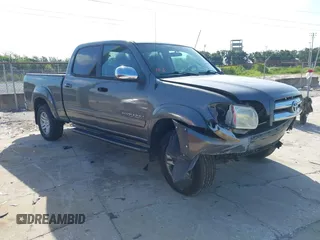 2005 Toyota Tundra SR5 с VIN 5TBET34145S482115, выставлен на аукционе IAAI как лот 42724043 с пробегом 147 146 миль миль и . История ставок и продаж доступна на DreamBid. Изображение 1.