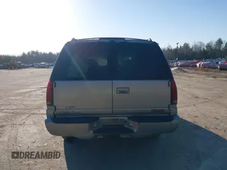 2000 GMC Denali with VIN 1GKEK13R7YR159609, listed as a IAAI auction lot 41828674 with 231,627 mi miles. Bid and sale history available at carsss.com. Image 15.
