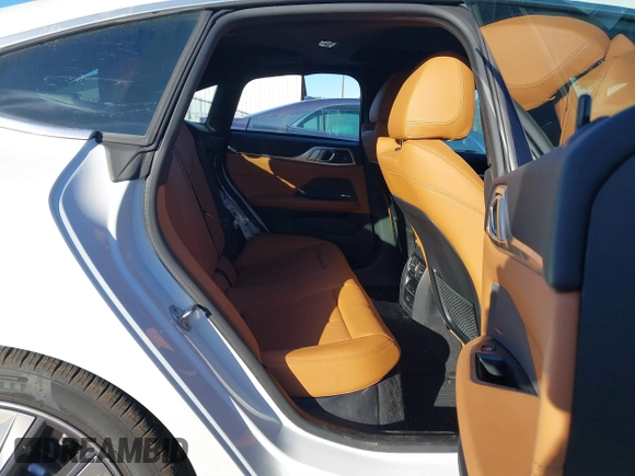 2024 BMW i4 eDrive35 z VIN WBY43AW04RFT05287, wystawiony jako IAAI lot #41427545 z przebiegiem 6 347 mil mil oraz . Historia ofert i sprzedaży dostępna na DreamBid. Obrazek 8.