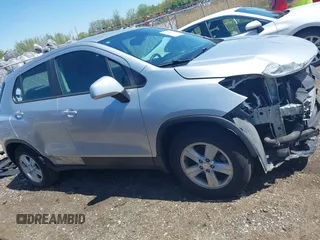 2020 Chevrolet Trax LS z VIN 3GNCJKSB0LL130816, wystawiony jako IAAI lot #42225467 z przebiegiem 55 943 mil mil oraz . Historia ofert i sprzedaży dostępna na DreamBid. Obrazek 14.