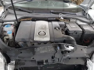 2005 Volkswagen Jetta z VIN 3VWDG71K15M636420, wystawiony jako IAAI lot #42243372 z przebiegiem 171 084 mil mil oraz . Historia ofert i sprzedaży dostępna na DreamBid. Obrazek 10.