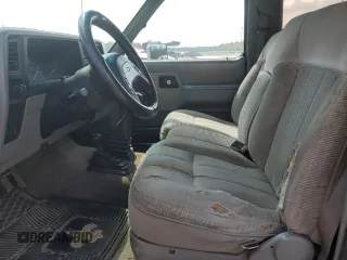 1990 Ford Bronco z VIN 1FMCU14T9LUA15536, wystawiony jako Copart lot #54391815 z przebiegiem 319 124 mil mil oraz Szkoda całkowita • Salvage title. Historia ofert i sprzedaży dostępna na DreamBid. Obrazek 7.