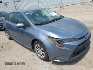 2025 Toyota Corolla LE z VIN 5YFB4MDEXSP284854, wystawiony jako IAAI lot #42437872 z przebiegiem 4 558 mil mil oraz . Historia ofert i sprzedaży dostępna na DreamBid. Obrazek 1.
