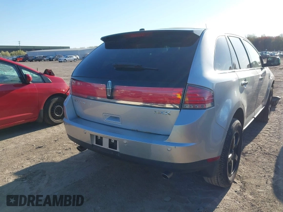 2009 Lincoln MKX with VIN 2LMDU68C49BJ06499, listed as a IAAI auction lot 42072966 with 190,936 mi miles. Bid and sale history available at carsss.com. Image 4.