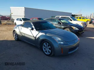 2005 Nissan 350Z Touring z VIN JN1AZ36A25M754869, wystawiony jako IAAI lot #41429477 z przebiegiem 110 896 mil mil oraz . Historia ofert i sprzedaży dostępna na DreamBid. Obrazek 1.