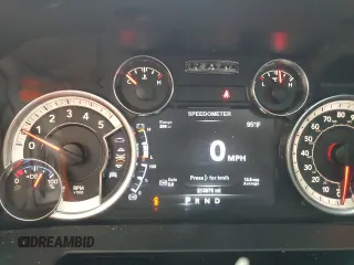 2018 Ram 3500 Laramie z VIN 3C63RRJL0JG320889, wystawiony jako Copart lot #56722505 z przebiegiem 213 976 mil mil oraz Szkoda całkowita • Salvage title. Historia ofert i sprzedaży dostępna na DreamBid. Obrazek 9.