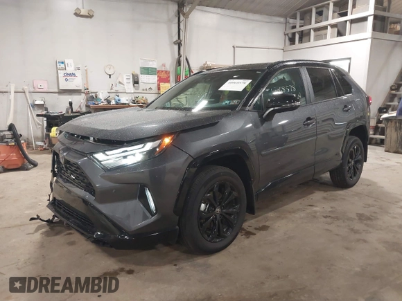 2024 Toyota RAV4 Hybrid XSE z VIN 4T3E6RFV5RU144101, wystawiony jako IAAI lot #40068578 z przebiegiem 4 078 mil mil oraz . Historia ofert i sprzedaży dostępna na DreamBid. Obrazek 17.
