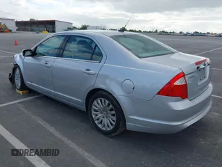 2010 Ford Fusion Hybrid with VIN 3FADP0L37AR261099, listed as a IAAI auction lot 41903543 with 160,070 mi miles. Bid and sale history available at carsss.com. Image 3.