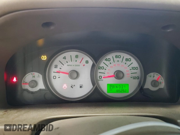 2006 Ford Escape XLT with VIN 1FMYU03136KD34592, listed as a Copart auction lot 71872694 with 185,292 mi miles and Clean Title. Bid and sale history available at carsss.com. Image 9.