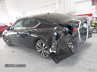 2019 Nissan Altima SR with VIN 1N4BL4CV4KC100348, listed as a IAAI auction lot 42116372 with 178,495 mi miles and . Bid and sale history available at carsss.com. Image 13.