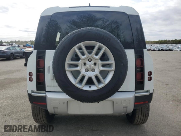 2025 Land Rover Defender S z VIN SALEJ7EX0S2362914, wystawiony jako Copart lot #53817645 z przebiegiem 3 906 mil mil oraz Szkoda całkowita • Salvage title. Historia ofert i sprzedaży dostępna na DreamBid. Obrazek 6.