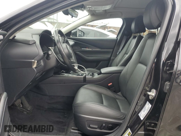 2024 Mazda CX-30 S Carbon Edition z VIN 3MVDMBCM1RM618954, wystawiony jako Copart lot #53690825 z przebiegiem 16 776 mil mil oraz Szkoda całkowita • Salvage title. Historia ofert i sprzedaży dostępna na DreamBid. Obrazek 7.