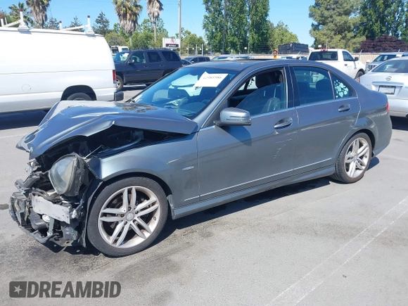 2012 Mercedes-Benz C 250 Sport с VIN WDDGF4HB2CA680837, выставлен на аукционе IAAI как лот 42385586 с пробегом 137 647 миль миль и . История ставок и продаж доступна на DreamBid. Изображение 2.