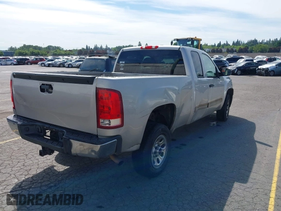 2008 GMC Sierra 1500 Work Truck z VIN 2GTEC19C381102196, wystawiony jako IAAI lot #42212449 z przebiegiem 213 361 mil mil oraz . Historia ofert i sprzedaży dostępna na DreamBid. Obrazek 4.