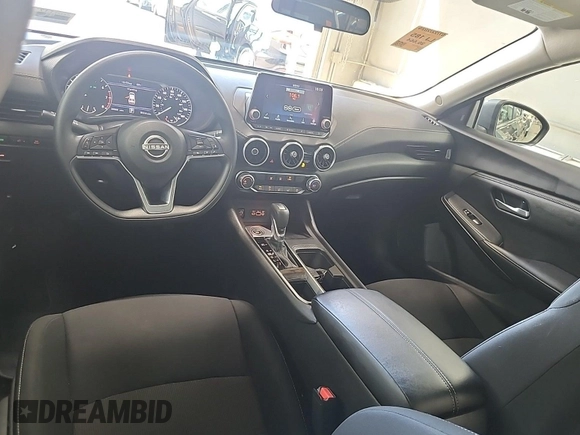2024 Nissan Sentra SV z VIN 3N1AB8CV2RY295564, wystawiony jako IAAI lot #42796380 z przebiegiem 30 664 mil mil oraz . Historia ofert i sprzedaży dostępna na DreamBid. Obrazek 48.
