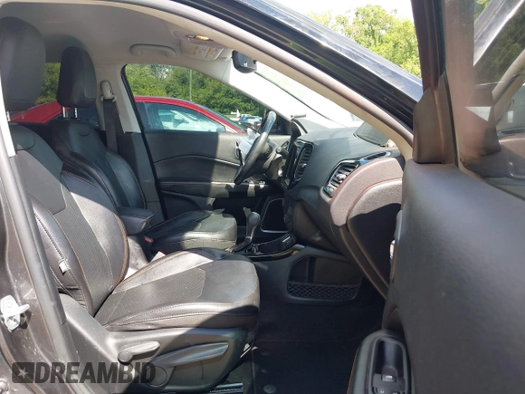 2020 Jeep Compass Limited with VIN 3C4NJCCBXLT114497, listed as a IAAI auction lot 42255213 with 126,059 mi miles and . Bid and sale history available at DreamBid. Image 5.