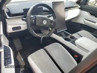 2023 Fisker Ocean One z VIN VCF1ZBU29PG004406, wystawiony jako Copart lot #78444244 z przebiegiem Nie podano mil oraz Nie do naprawy. Historia ofert i sprzedaży dostępna na DreamBid. Obrazek 8.