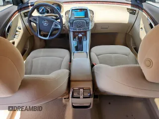 2013 Buick LaCrosse z VIN 1G4GA5E31DF322706, wystawiony jako Copart lot #61290365 z przebiegiem 26 304 mil mil oraz Szkoda całkowita • Salvage title. Historia ofert i sprzedaży dostępna na DreamBid. Obrazek 8.