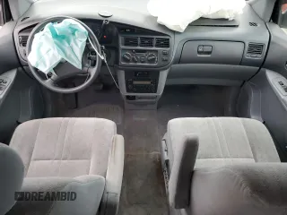2000 Toyota Sienna CE with VIN 4T3ZF19C2YU200409, listed as a Copart auction lot 86129024 with 191,805 mi miles and Clean Title. Bid and sale history available at carsss.com. Image 8.
