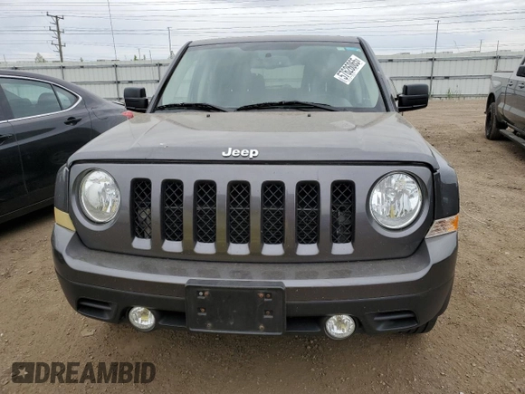 2017 Jeep Patriot Sport z VIN 1C4NJPBA5HD141135, wystawiony jako Copart lot #57626065 z przebiegiem 188 568 mil mil oraz Czysty tytuł • Clean title. Historia ofert i sprzedaży dostępna na DreamBid. Obrazek 5.
