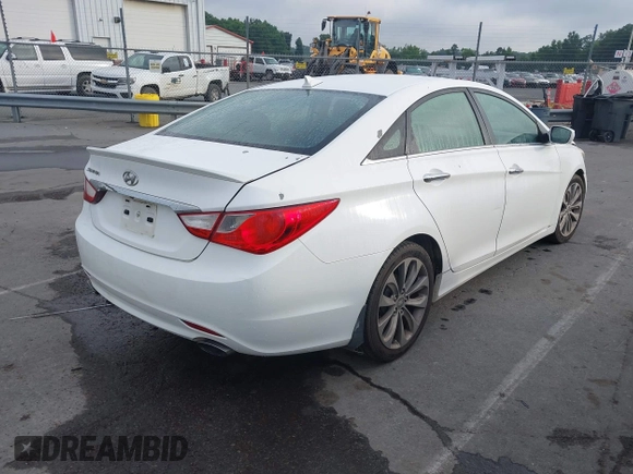 2013 Hyundai Sonata Limited z VIN 5NPEC4AC9DH802858, wystawiony jako IAAI lot #42531348 z przebiegiem 274 621 mil mil oraz . Historia ofert i sprzedaży dostępna na DreamBid. Obrazek 4.