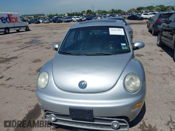 2001 Volkswagen Beetle GLX with VIN 3VWDC21CX1M414377, listed as a IAAI auction lot 42367043 with 78,353 mi miles and . Bid and sale history available at DreamBid. Image 6.