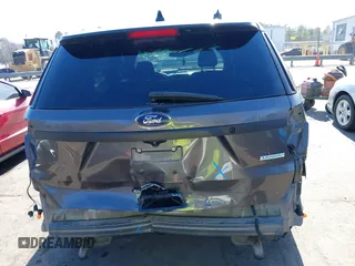 2017 Ford Police Interceptor Utility z VIN 1FM5K8AT7HGA70942, wystawiony jako IAAI lot #41491918 z przebiegiem 38 208 mil mil oraz . Historia ofert i sprzedaży dostępna na DreamBid. Obrazek 6.