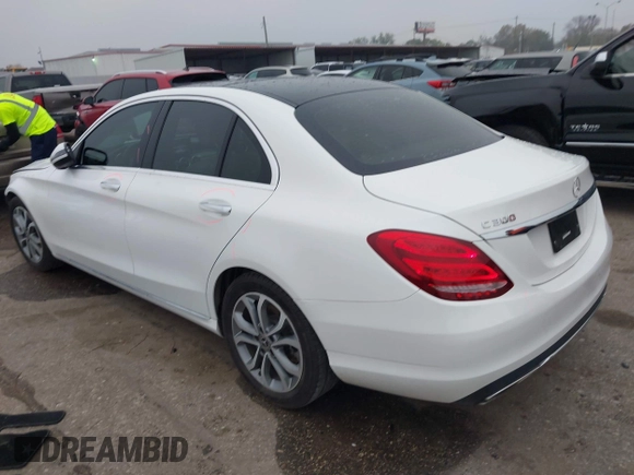 2018 Mercedes-Benz C 300 z VIN WDDWF4JB3JR389395, wystawiony jako IAAI lot #41190433 z przebiegiem 69 751 mil mil oraz . Historia ofert i sprzedaży dostępna na DreamBid. Obrazek 3.