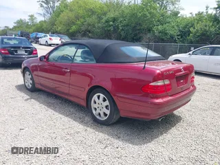 2002 Mercedes-Benz CLK 320/430 z VIN WDBLK65G62T118893, wystawiony jako IAAI lot #42300653 z przebiegiem 93 823 mil mil oraz . Historia ofert i sprzedaży dostępna na DreamBid. Obrazek 3.