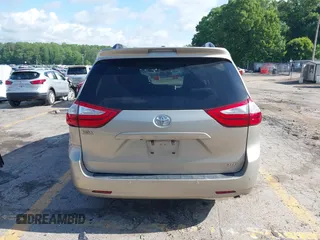 2017 Toyota Sienna XLE Auto Access Seat z VIN 5TDYZ3DC4HS837017, wystawiony jako IAAI lot #42237044 z przebiegiem 91 041 mil mil oraz . Historia ofert i sprzedaży dostępna na DreamBid. Obrazek 15.