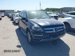 2013 Mercedes-Benz GL-Class GL 450 with VIN 4JGDF7CE7DA151011, listed as a IAAI auction lot 41987211 with 157,982 mi miles. Bid and sale history available at carsss.com. Image 1.