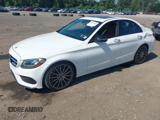 2018 Mercedes-Benz C 300 z VIN 55SWF4JB0JU267401, wystawiony jako IAAI lot #42553523 z przebiegiem 115 218 mil mil oraz . Historia ofert i sprzedaży dostępna na DreamBid. Obrazek 2.
