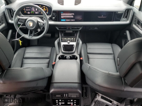 2024 Porsche Cayenne z VIN WP1AA2AY3RDA11208, wystawiony jako Copart lot #54371815 z przebiegiem 7 282 mil mil oraz Szkoda całkowita • Salvage title. Historia ofert i sprzedaży dostępna na DreamBid. Obrazek 8.