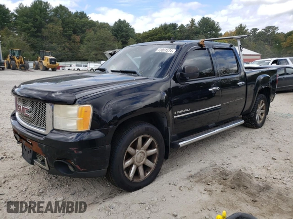 2007 GMC Sierra Denali z VIN 2GTEK638971651761, wystawiony jako Copart lot #73001574 z przebiegiem Nie podano mil oraz Nie do naprawy. Historia ofert i sprzedaży dostępna na DreamBid. Obrazek 1.