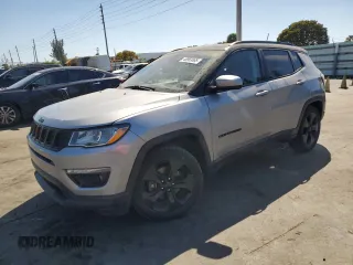 2019 Jeep Compass Latitude z VIN 3C4NJCBB1KT835159, wystawiony jako Copart lot #48963865 z przebiegiem 66 249 mil mil oraz Szkoda całkowita • Salvage title. Historia ofert i sprzedaży dostępna na DreamBid. Obrazek 1.