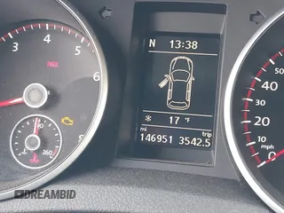 2013 Volkswagen GTI Autobahn z VIN WVWGD7AJ1DW051108, wystawiony jako IAAI lot #41239963 z przebiegiem 146 951 mil mil oraz . Historia ofert i sprzedaży dostępna na DreamBid. Obrazek 15.