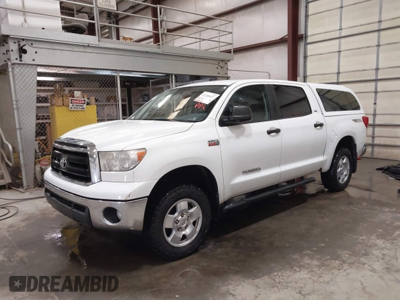 2013 Toyota Tundra z VIN 5TFDY5F13DX313385, wystawiony jako IAAI lot #42200622 z przebiegiem 161 470 mil mil oraz . Historia ofert i sprzedaży dostępna na DreamBid. Obrazek 20.