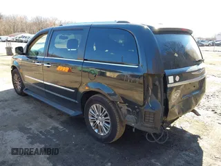 2016 Chrysler Town & Country Limited Platinum with VIN 2C4RC1GG8GR215892, listed as a IAAI auction lot 41779400 with 156,678 mi miles. Bid and sale history available at carsss.com. Image 3.