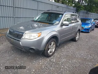 2010 Subaru Forester X Premium z VIN JF2SH6CC8AH750535, wystawiony jako IAAI lot #42799866 z przebiegiem 130 431 mil mil oraz . Historia ofert i sprzedaży dostępna na DreamBid. Obrazek 2.