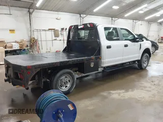 2022 Ford F-250 XL z VIN 1FT7W2B65NEC60608, wystawiony jako IAAI lot #42566725 z przebiegiem 169 011 mil mil oraz . Historia ofert i sprzedaży dostępna na DreamBid. Obrazek 4.