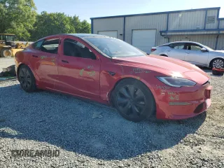 2022 Tesla Model S z VIN 5YJSA1E52NF493799, wystawiony jako Copart lot #53256075 z przebiegiem 34 479 mil mil oraz Szkoda całkowita • Salvage title. Historia ofert i sprzedaży dostępna na DreamBid. Obrazek 4.