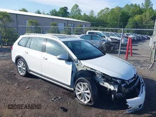2018 Volkswagen Golf S z VIN 3VWH17AU1JM754093, wystawiony jako IAAI lot #42150024 z przebiegiem 54 283 mil mil oraz . Historia ofert i sprzedaży dostępna na DreamBid. Obrazek 1.