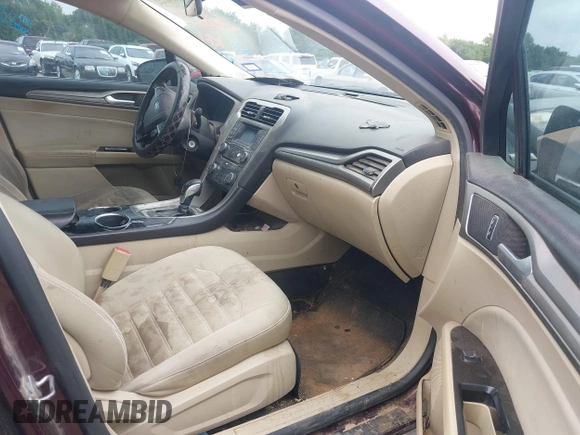 2013 Ford Fusion SE with VIN 3FA6P0H72DR274982, listed as a IAAI auction lot 42050722 with 219,247 mi miles. Bid and sale history available at carsss.com. Image 5.