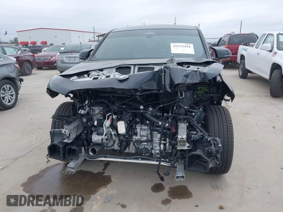 2025 BMW X2 M35i z VIN WBX83GM08S5128489, wystawiony jako IAAI lot #41575416 z przebiegiem 1 213 mil mil oraz . Historia ofert i sprzedaży dostępna na DreamBid. Obrazek 13.