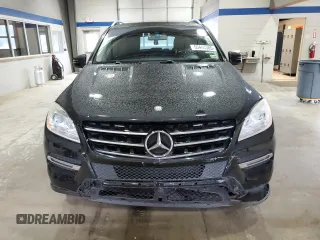 2015 Mercedes-Benz M 350 z VIN 4JGDA5HB0FA590281, wystawiony jako Copart lot #57251195 z przebiegiem 165 116 mil mil oraz Szkoda całkowita • Salvage title. Historia ofert i sprzedaży dostępna na DreamBid. Obrazek 5.