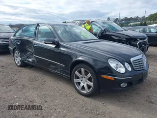 2007 Mercedes-Benz E-Class 3.5L with VIN WDBUF87X27X218796, listed as a IAAI auction lot 42047836 with 154,120 mi miles. Bid and sale history available at carsss.com. Image 1.