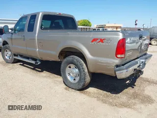 2006 Ford F-250 XL z VIN 1FTSX21546ED26258, wystawiony jako IAAI lot #41955012 z przebiegiem 186 711 mil mil oraz . Historia ofert i sprzedaży dostępna na DreamBid. Obrazek 6.