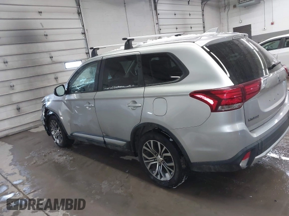 2018 Mitsubishi Outlander ES z VIN JA4AD2A30JZ011486, wystawiony jako IAAI lot #41247304 z przebiegiem 118 248 mil mil oraz . Historia ofert i sprzedaży dostępna na DreamBid. Obrazek 14.
