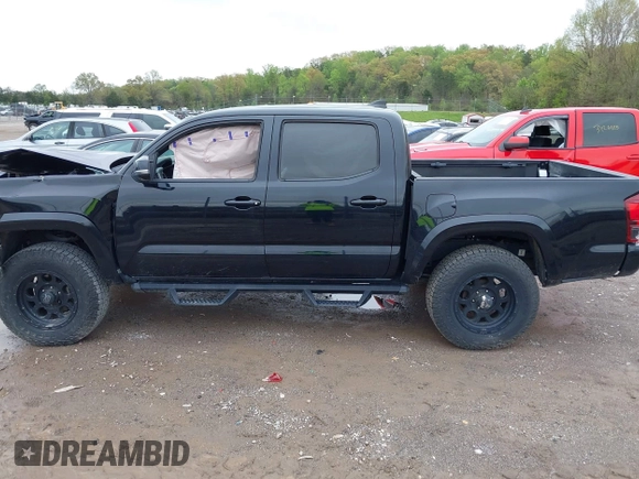2018 Toyota Tacoma SR with VIN 3TMCZ5AN0JM136198, listed as a IAAI auction lot 41962668 with 71,813 mi miles. Bid and sale history available at carsss.com. Image 14.